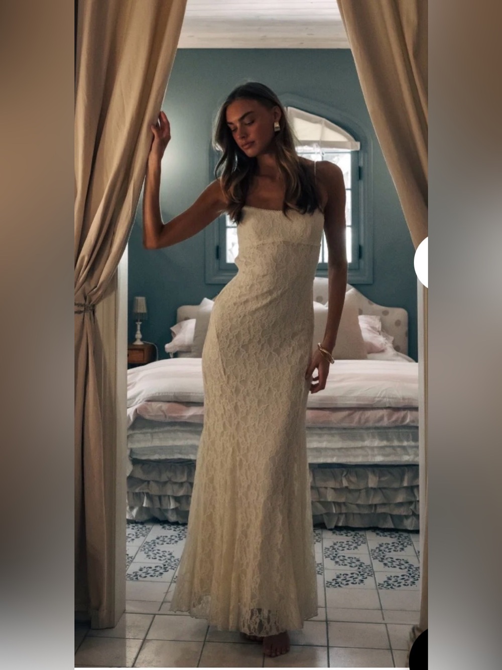 Elegant Lace Maxi Dress in Ivory